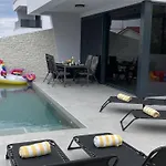 Lura In Mit Pool Villa