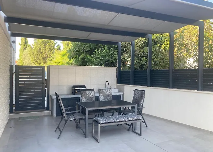 Lura In Mit Pool Βίλα *