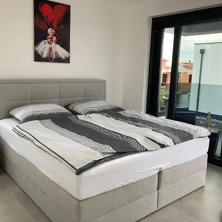 Lura In Mit Pool Вилла Пула