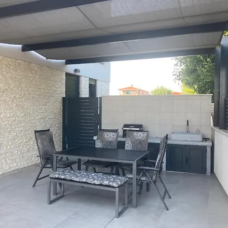 빌라 Lura In Mit Pool