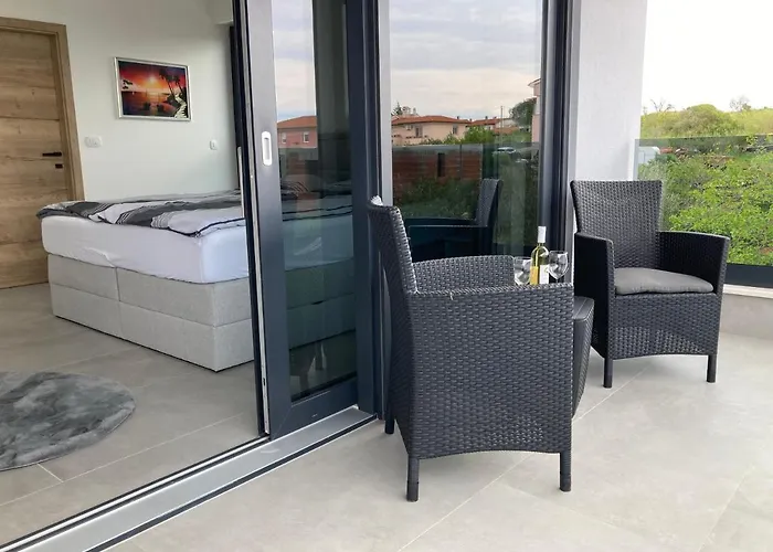 Lura In Mit Pool 빌라 *