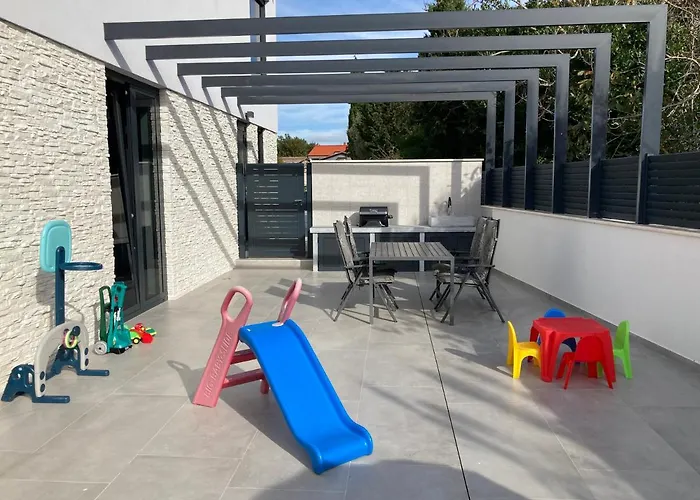 Lura In Mit Pool * 풀라