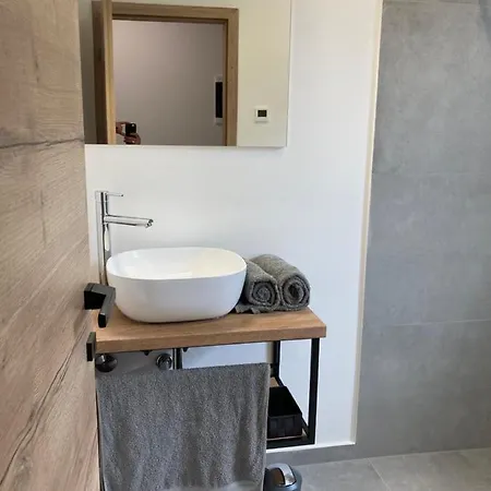 Lura In Mit Pool 别墅 普拉